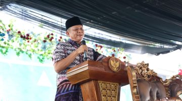Di Desa Sumber Mulyo Kegiatan Pengajian Akbar Harlah JATMAN ke-XXII di OKU Timur: Bupati H. Lanosin, S.T., M.T., M.M., Tekankan Relevansi Tasawuf di Era Modern